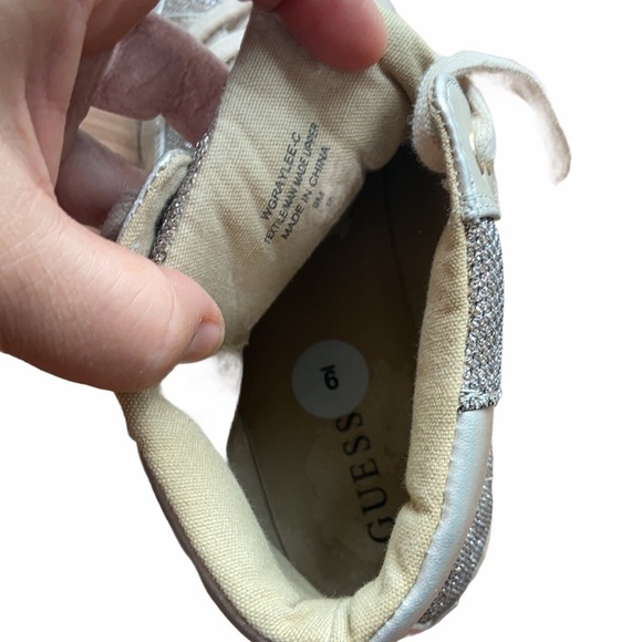 Guess high top sneakers sz 9 metallic gold mint - Picture 5 of 6